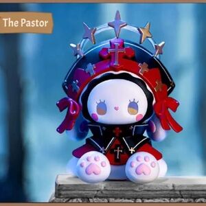 Emma Frostveil Villa Series figurine